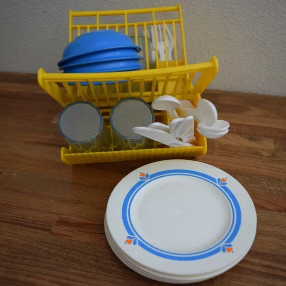 Fisher Price Family Dinnerware set - Picture 3 of 3